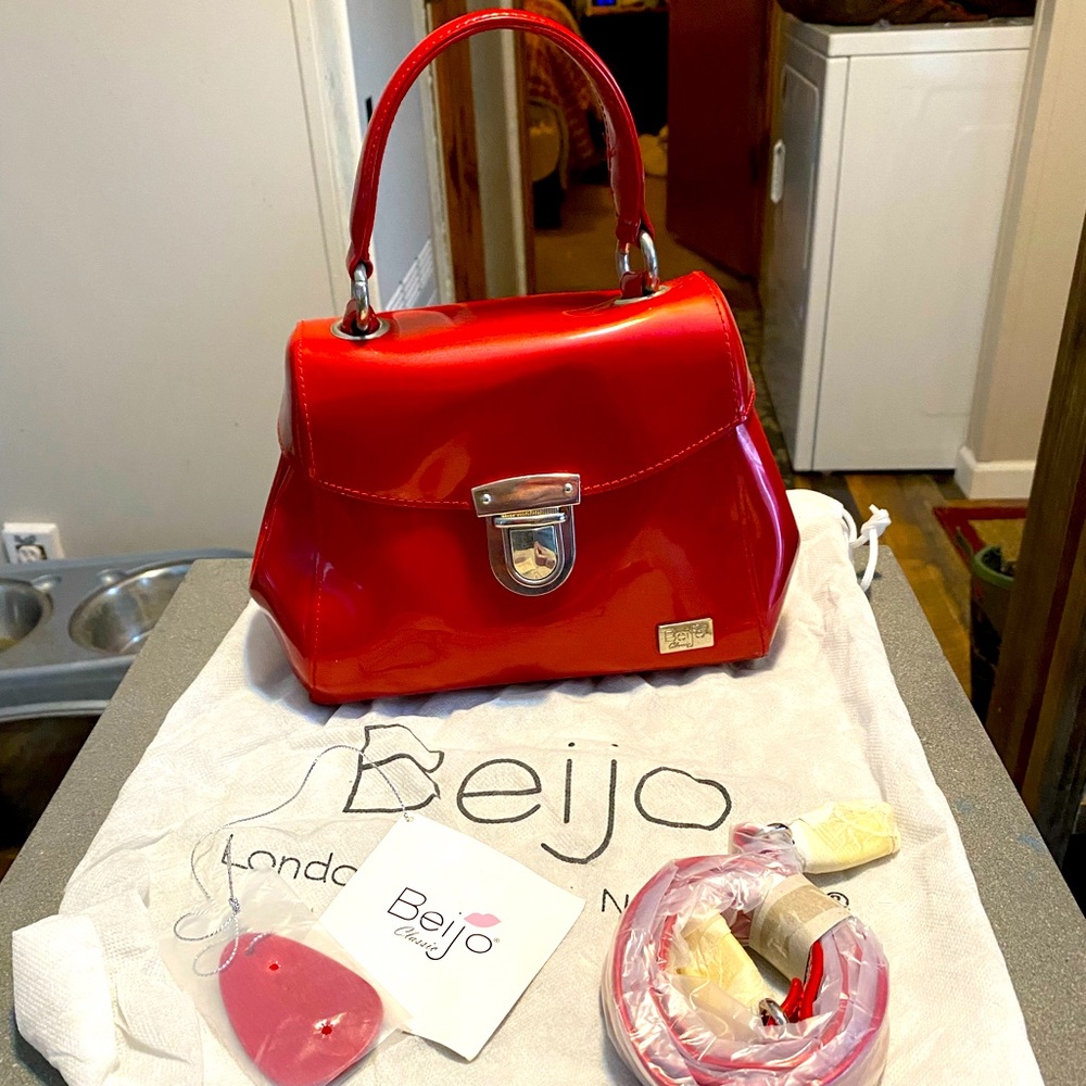 CANDY APPLE RED PATENT LEATHER BEIJO BAG